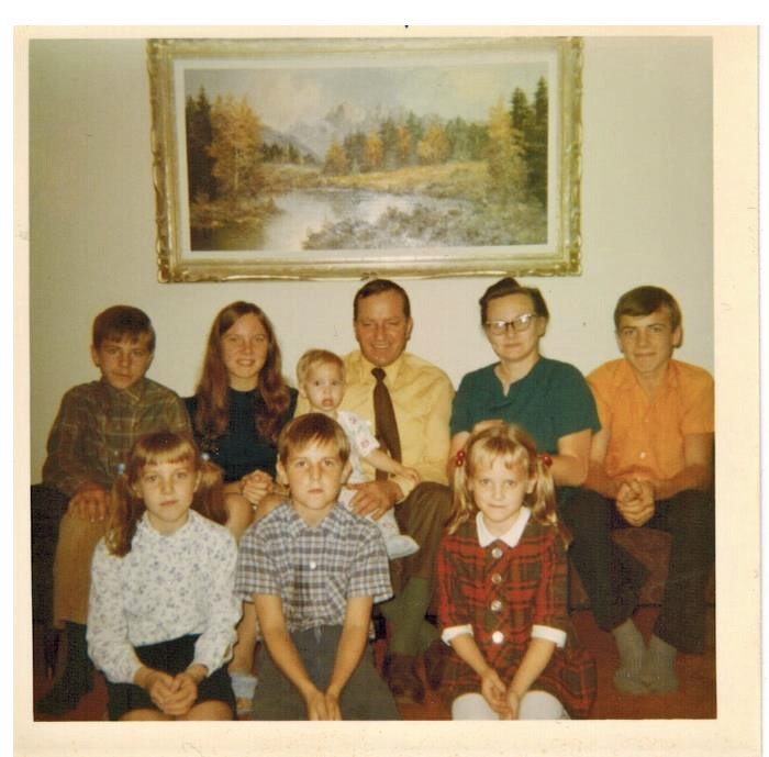 pictures/CECILIA & WILLIAM HUTCHISON/Groups/1.2.7 S Hutchison family 001.jpg